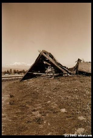 barn bw